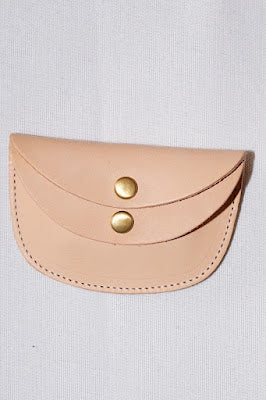 Dapper's (ダッパーズ)のダブルフラップコインケース 1720 "Horsehide Double Flap Oval Coin Wallet" をアップしました。