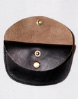 Dapper's (ダッパーズ)　ダブルフラップコインケース　1795　"Horsehide Double Flap Oval Coin Wallet"　ブラック (ブラウンベース)