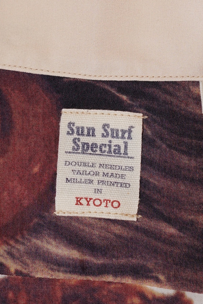 SUN SURF Special Edition (サンサーフ・スペシャルエディション)　半袖ハワイアンシャツ　SS39481　"BATTLE MASK"　オフホワイト