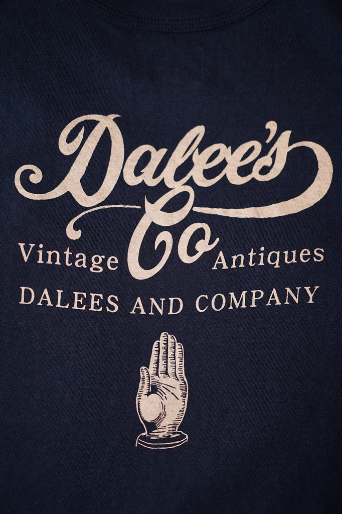 DALEE'S (ダリーズ)　半袖Tシャツ　DLSR-003　"DALEES WORLD"　ブルーブラック