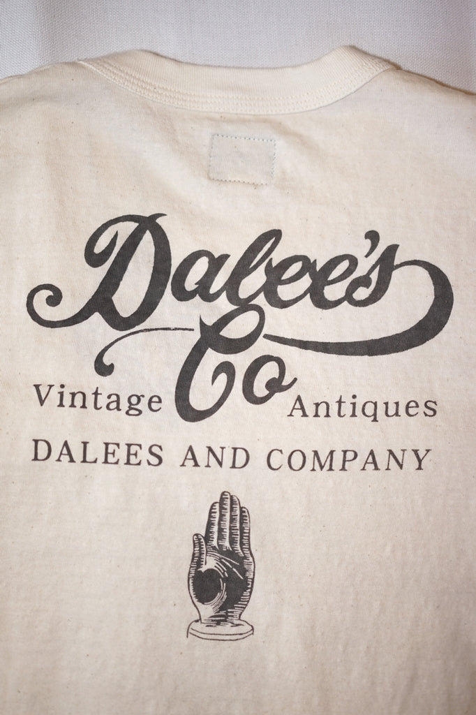 DALEE'S (ダリーズ)　半袖Tシャツ　DLSR-003　"DALEES WORLD"　ナチュラル