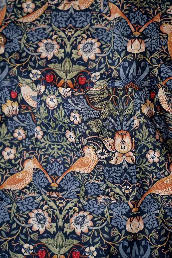 ADJUSTABLE COSTUME (アジャスタブルコスチューム)　半袖オープンカラーシャツ　AS-088　"William Morris Strawberry Thief"　ネイビー