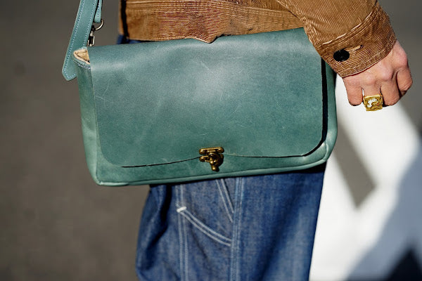 Dapper's (ダッパーズ)　ミニショルダーバッグ　1530　"Horsehide Leather Mini Shoulder Bag"　青碧ブルー