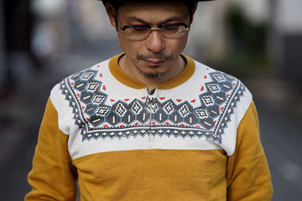 DELUXEWARE (デラックスウエア)　ハーフジップ・スウェット　S105-24A　"SNOW HALF ZIP"　アンティークイエロー