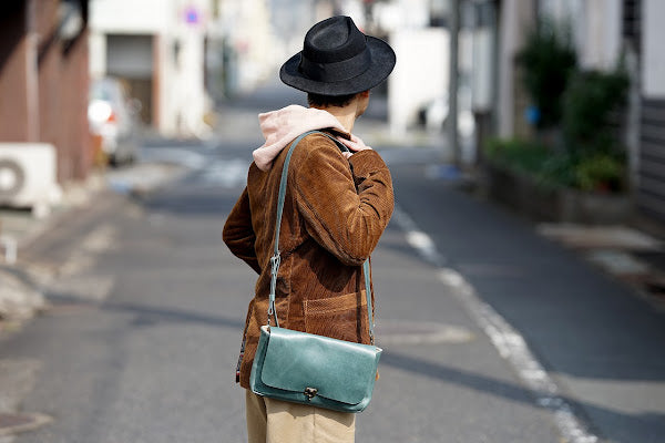 Dapper's (ダッパーズ)　ミニショルダーバッグ　1530　"Horsehide Leather Mini Shoulder Bag"　青碧ブルー