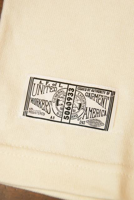 Dapper's (ダッパーズ)　ボーダーTシャツ　1247　"Three Lines Border Print Crewneck Tee"　クリーム/ネイビー